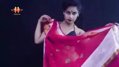 Sexy Indian Milf Amisha Saree Strip And Fingering Indian Amateur Sex