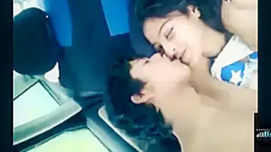 Romance Sex Vedios Car - Horny College Teen Lovers' Romantic Sex In Car Leaked indian amateur sex