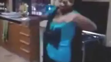 Tamil girl nude dancing on cam.