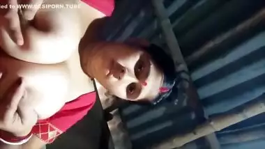 Busty Bengali Wife Exposing Her Huge Milk Tankers