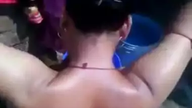 Desi aunty bath capture