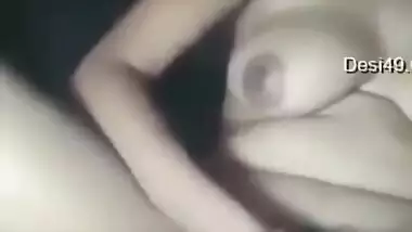 Today Exclusive-desi Girl Shows Her Big Boobs And Pussy