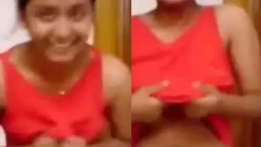 380px x 214px - Desi Quickly Pulls Up Her T Shirt Exposing Xxx Boobies Upon Sex Request  indian amateur sex