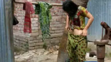 Desi Girl Bathing And Dress Changing Hidden Cam Video indian amateur sex