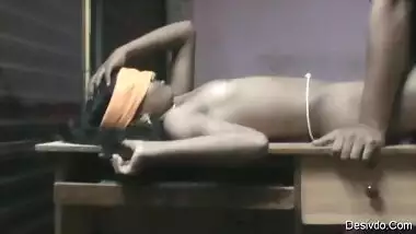 Andhra babe giving blowjob n fucking on desk 2