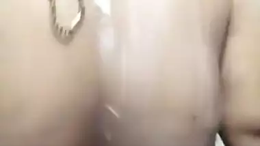 Tamil Aunty bath Captured