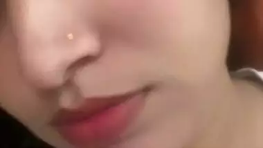 Khubsurat ladki ki pussy showing to boyfriend viral MMS