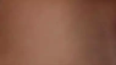 BEAUTIFUL DESI NRI GIRLFRIEND SHOWING BOOBS