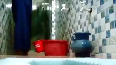 Bangladeshi Bhabi Peeing & Washing Sweet Pussy
