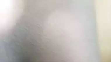 Hindi bf of desi lady fucking on a farm with a guy