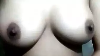 Cute Bengali YouTuber nude boobs and pussy expose