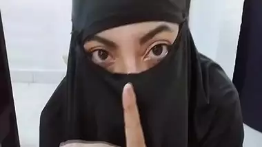 Pakistani Burkha Vali Bhabhi Sex Com - Pakistani Xxx Video Of A Hijabi Wife indian amateur sex