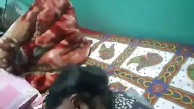 Bhabhi ka doodh peeta hrami pati