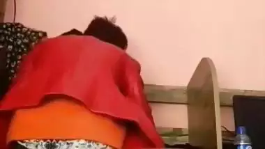 Hijabi girl’s Pakistani porn from her computer class